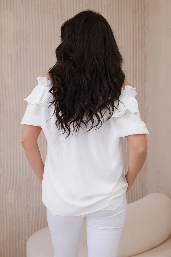 Spanish blouse with a decorative frill white