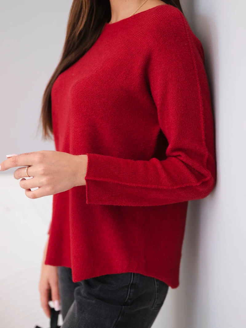 Women's sweater made of viscose with long sleeves and a round neckline burgundy
