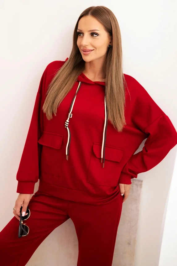 Damen Set aus Kapuzenpullover und Hose mit Gürtel, bordeaux masełkowy