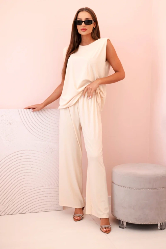 Women's set made of viscose with no sleeves and straight trousers light beige