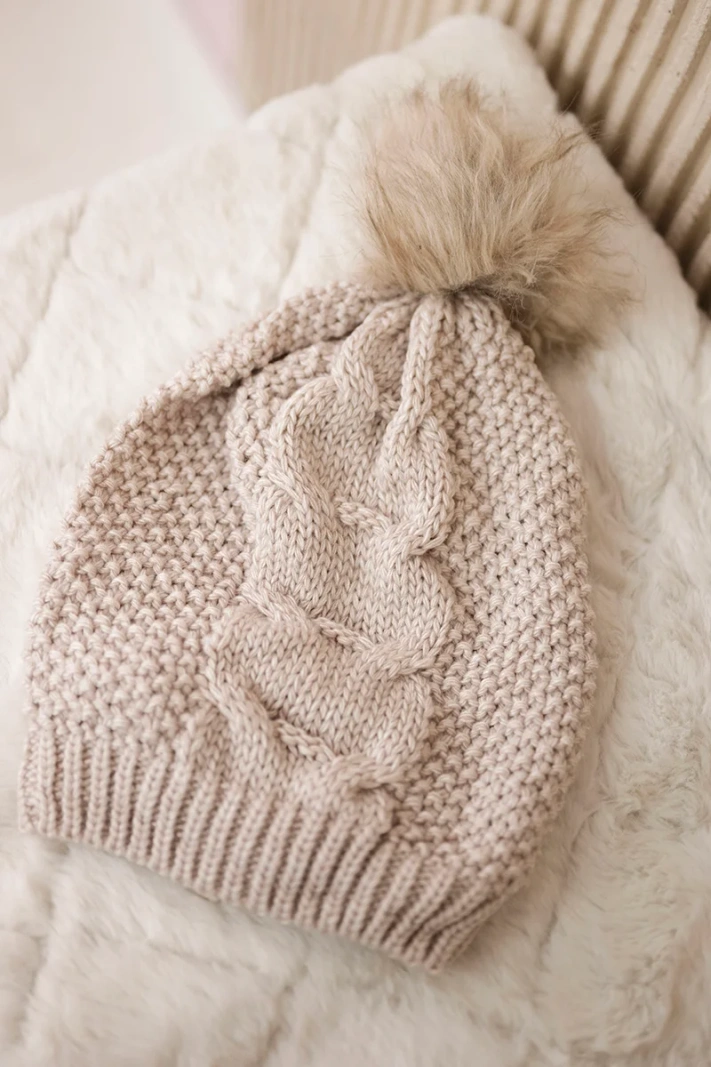Cap with fleece Sandra K210 light beige