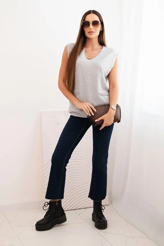 Women's sleeveless viscose sweater with pockets and V-neck gray