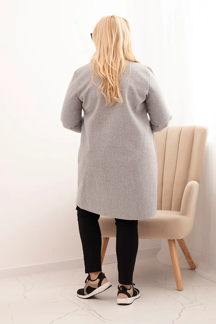 Dámsky elegantný kabát Plus Size s golierom a veľkými vreckami šedý