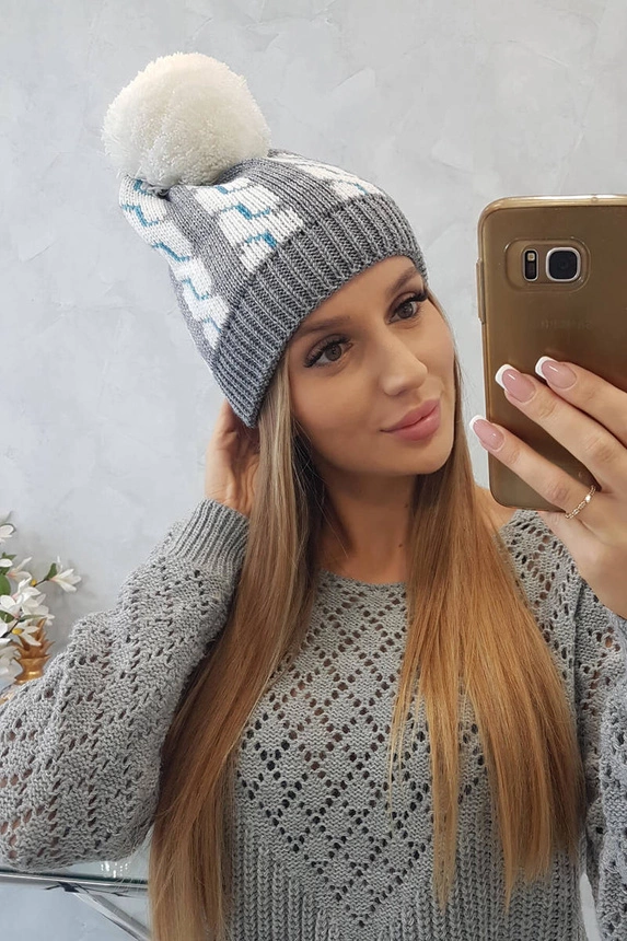 Moteriška kepurė su pomponu Rozalia K323 balta+pilka