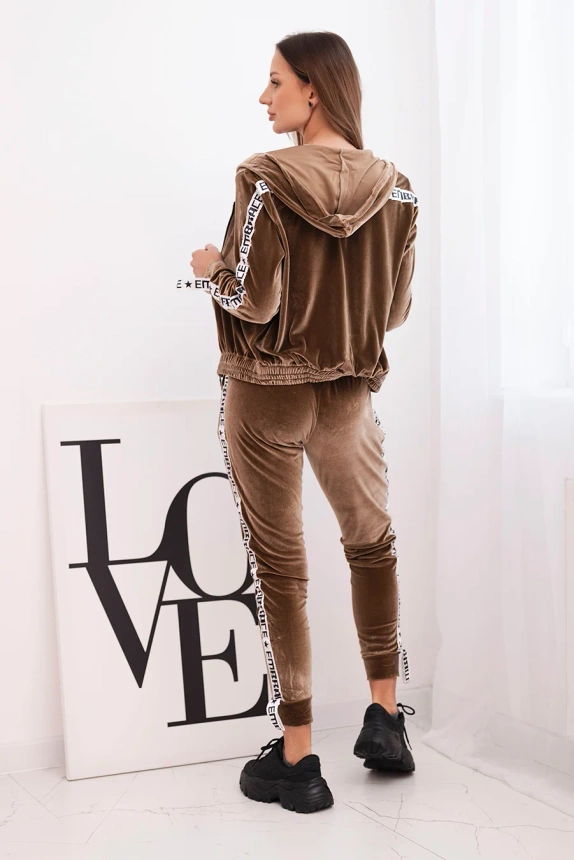 Veloursset mit Zierbändern braun