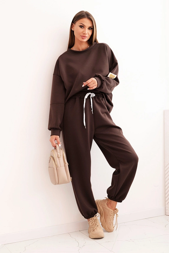 Ladies' set with a loose sweatshirt and pants with the inscription LOVE brown