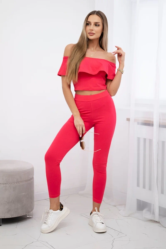 Set with a frill raspberry