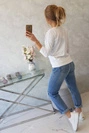 Bluse mit V-Ausschnitt weiß