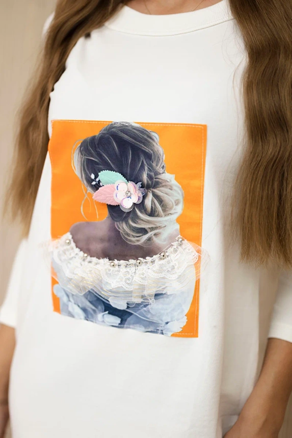 Kleid mit 3D-Grafik, ecrufarbene Spitze