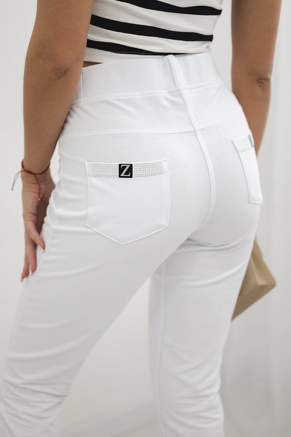 Baumwollhose mit Zirkonia auf Gesäßtaschen weiß