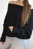 Sweter damski wiskozowy asymetryczny typu nietoperz czarny