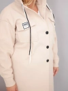 Płaszcz damski Plus Size z kapturem zapinany na guziki beżowy