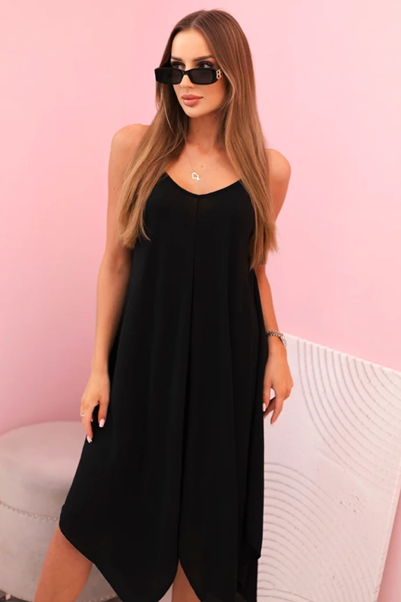 Women's dress with straps flared with an asymmetrical hem černý