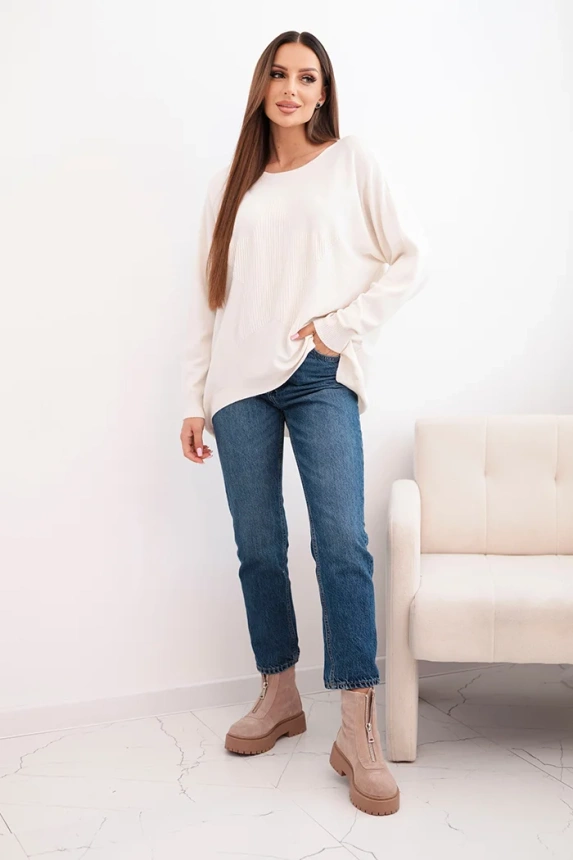 Damenpullover mit längerem Rücken und geprägtem Stern beige