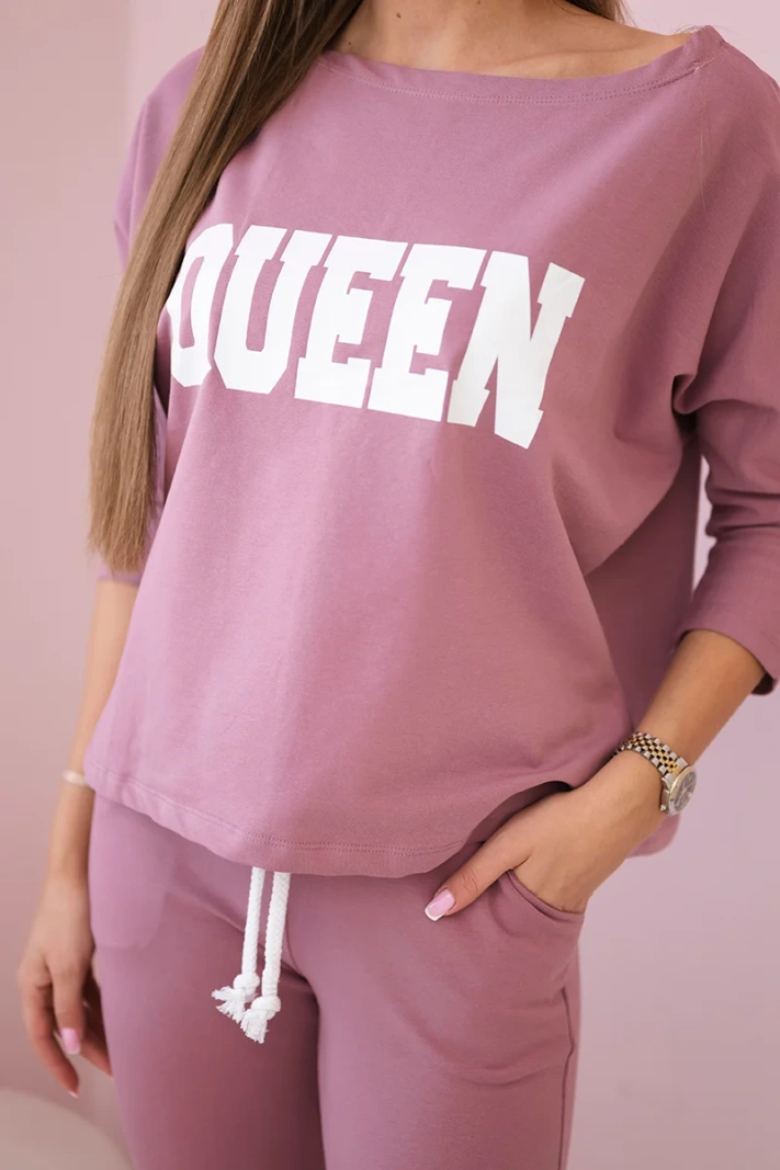 Set with Queen print dark pink
