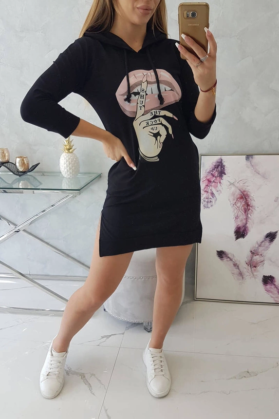 Kleid mit längerem Rücken und buntem Druck schwarz