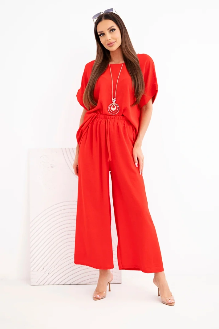 Women's viscose set with short-sleeve blouse and wide-leg trousers red