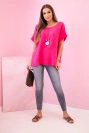 Mušelínová blúzka s náhrdelníkom fuchsia