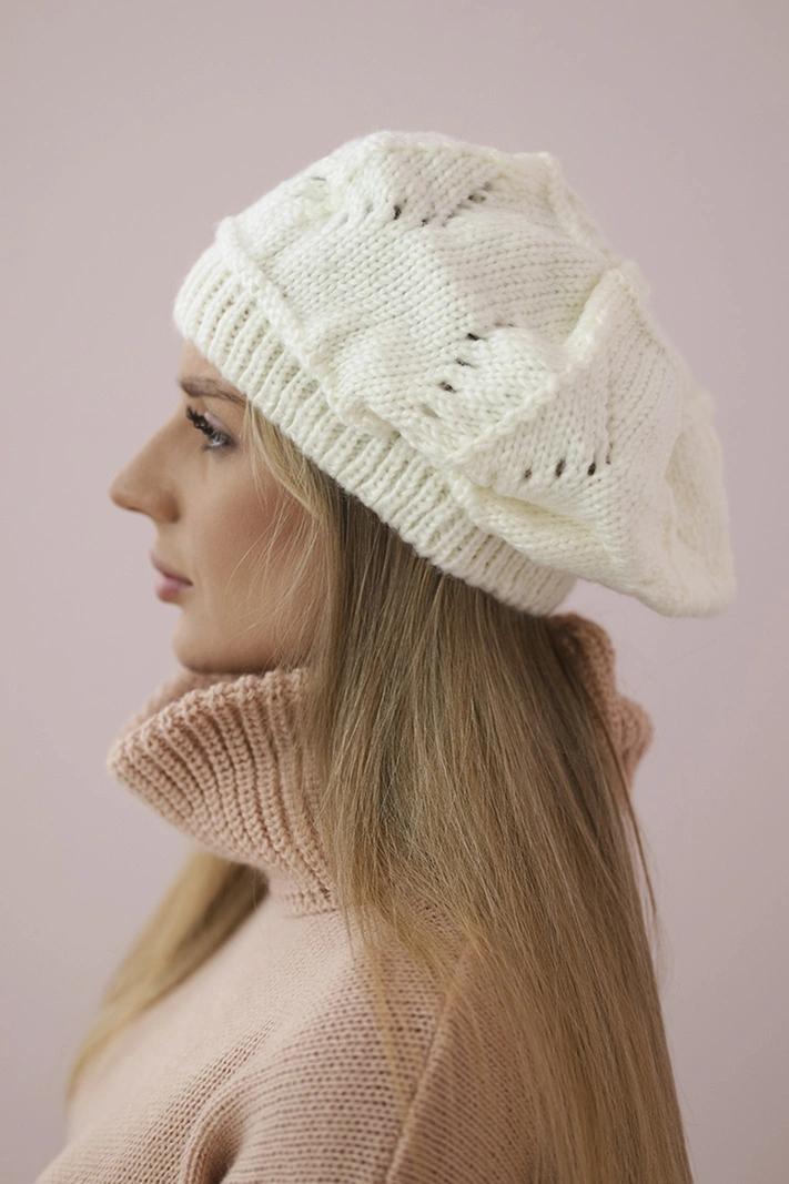 Women's cap Sofia K369 ecru