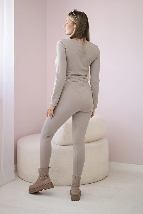 Set with ruffles on the blouse beige