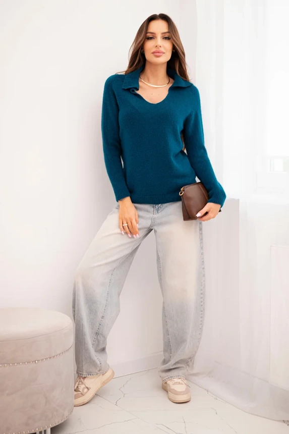 Women's sweater made of baby alpaca with a collar and V-neck sea green