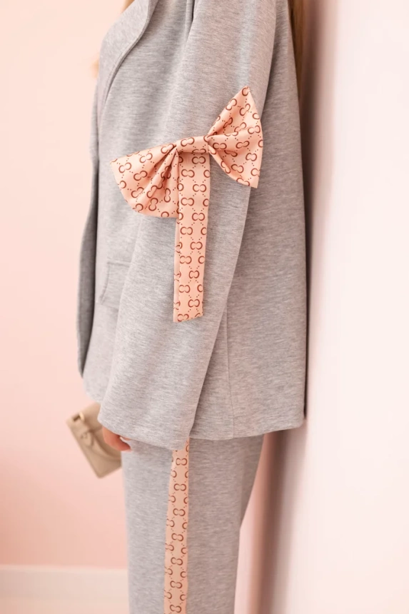 Damenanzug mit Viskose – Blazer mit Revers und Hose mit Paspel grau