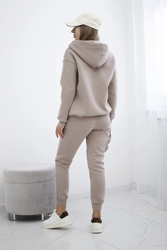 Insulated set with a decorative pocket beige