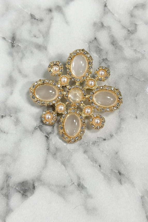 Flower Brooch 2 white