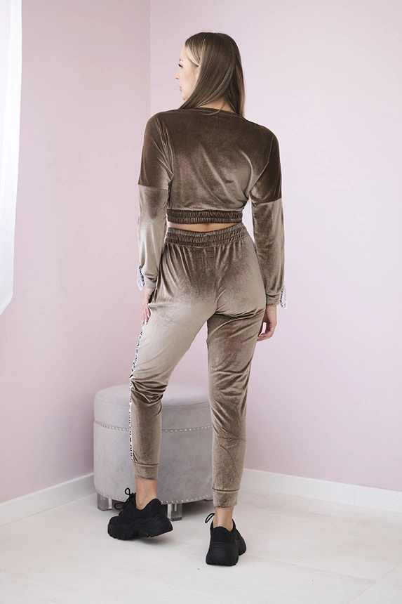 Velúrová súprava s nápisom Queen cappuccino