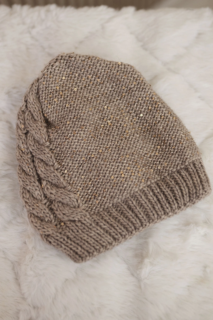 Moteriška kepurė Amira K359 dark beige