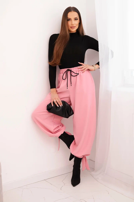 Damenhose mit weitem Bein und Bindung am Ende hellrosa