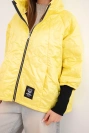 Gesteppte Damen-Frühlingsjacke mit dekorativer Prägung und Reißverschluss gelb