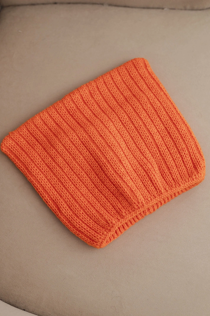 Damenwintermütze aus Wolle im Katzenstil aus geripptem Strick K419 orange