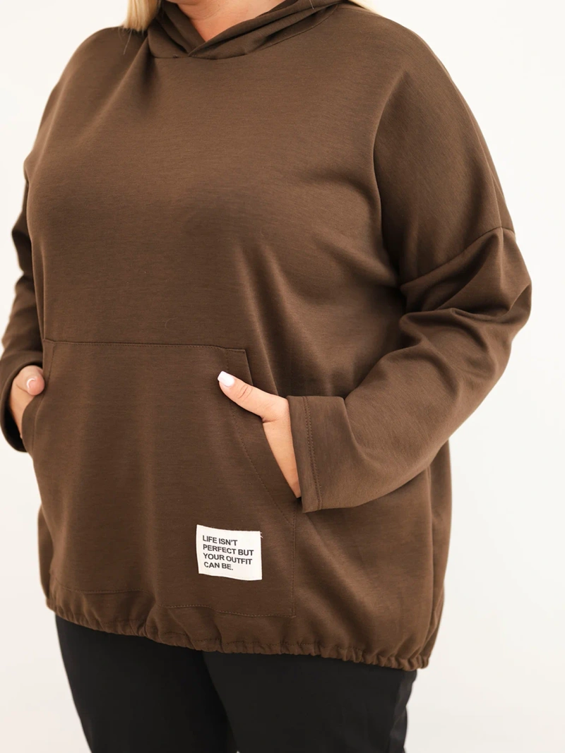 Dámska mikina Plus Size z viskózy s kapucňou a klokankovým vreckom hnedá