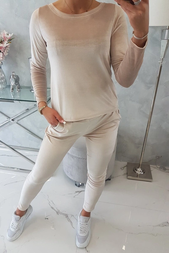 Velor set with ruffles at the back beige