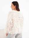 Damenpullover mit Fransen und dekorativen Knöpfen beige