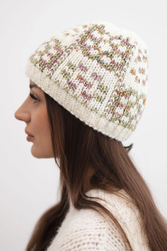 Women's wool winter hat with decorative crystals K399 black