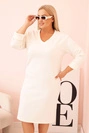 Moteriška Plus Size suknelė su V formos iškirpte ir ecru rankovėmis masełkowa