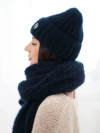 Damen-Set Mütze und langer Schal aus weichem Garn marineblau