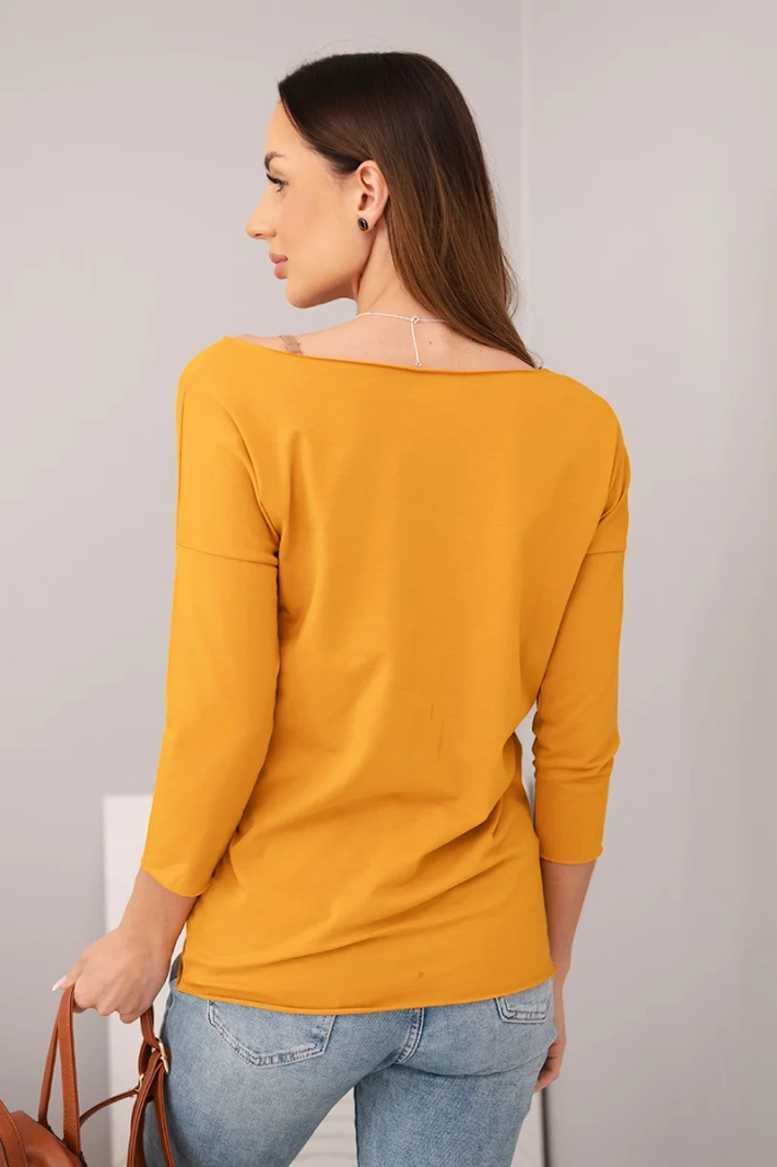 Dámská halenka s lodičkovým výstřihem hořčicová