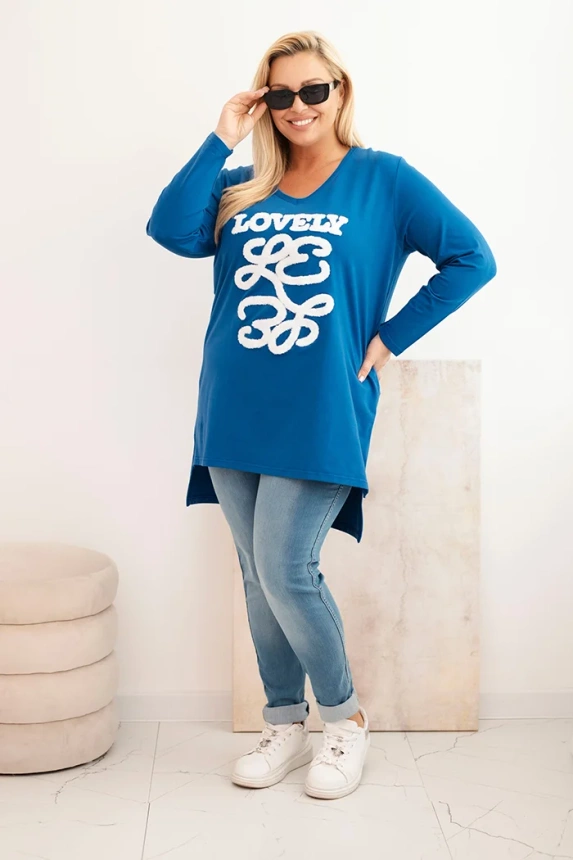 Dámská blůza Plus Size bavlněná s nápisem a výstřihem do V chabrová