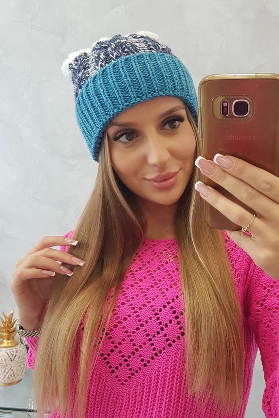 Dámska čiapka s pomponom Abigail K326 tyrkysová+námornícka modrá+biela