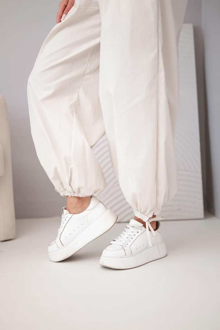 Damen Baumwollhose mit Gummibund und Bindung unten beige