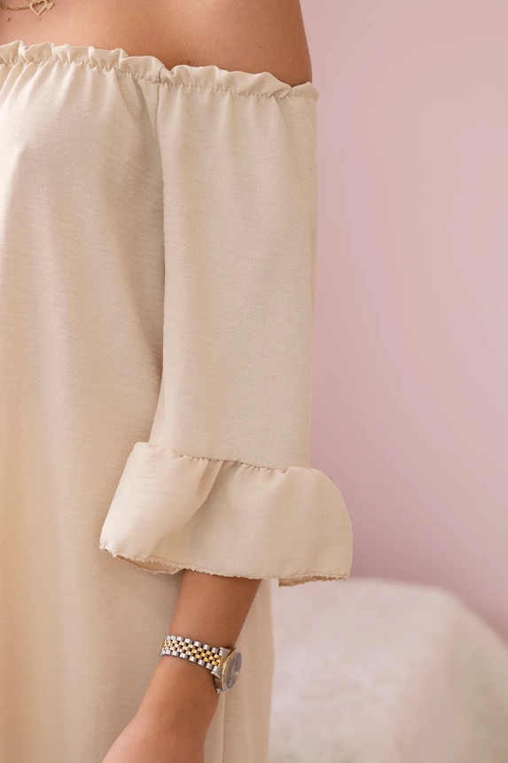 Spanish blouse with frills on the sleeve beige