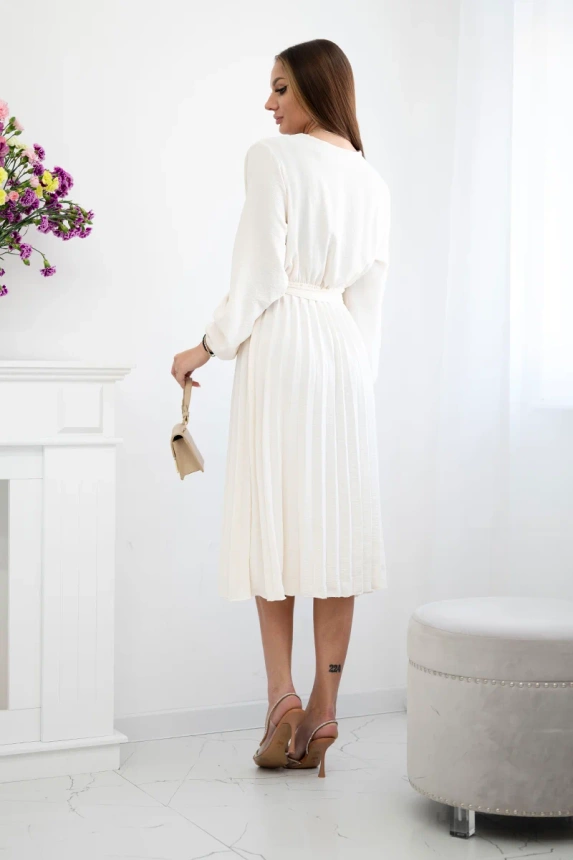 Kleid mit plissiertem Saum gebunden hellbeige