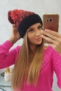 Dámska čiapka s pomponom Abigail K326 čierna+malina