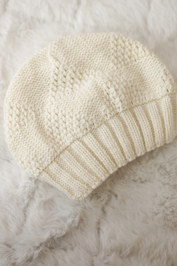 Women's cap Danuta K331 dark ecru