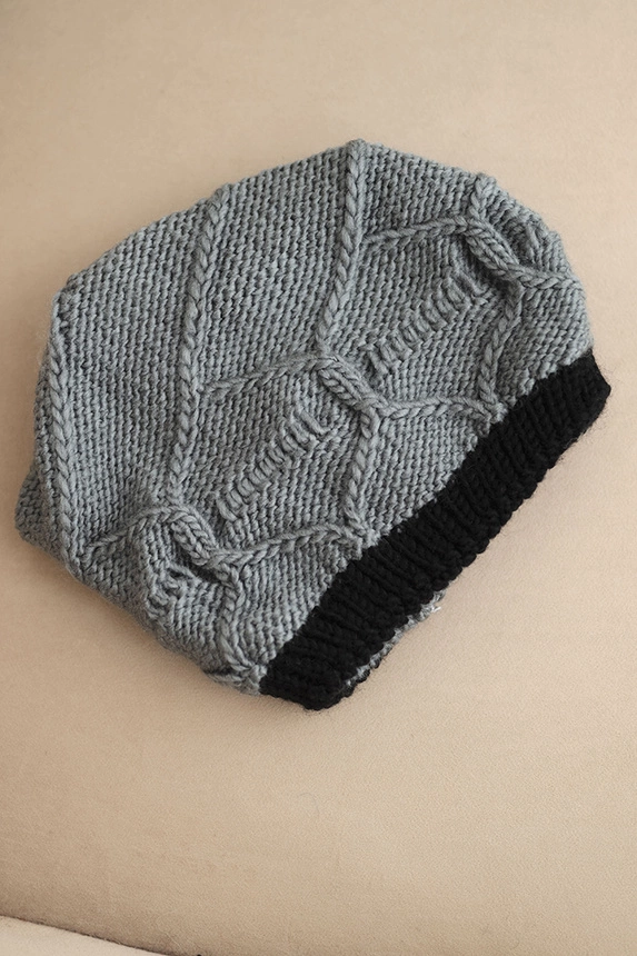 Women's winter wool hat with intertwined pattern K443 gray