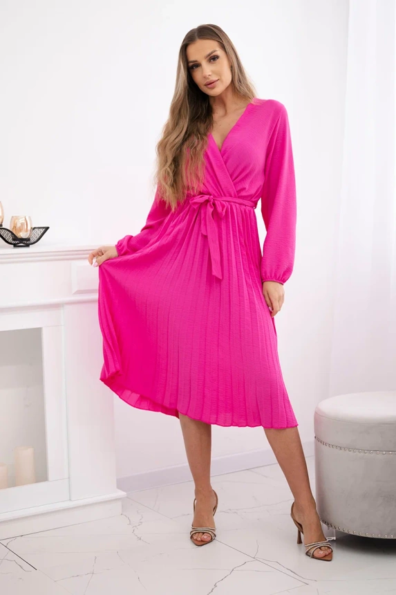 Kleid mit plissiertem Saum gebunden rosa