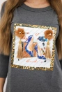 Šaty s grafikou 3D a ozdobnými strapcami grafitu